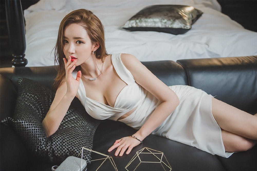 韓國深V爆乳美女模特渾圓大奶子性感氣質攝影藝術寫真
