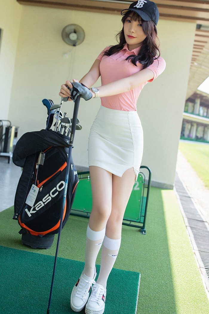 高爾夫女孩芝芝包臀短裙可愛性感